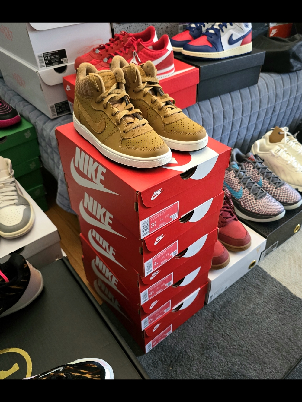(Grade School Sizes) - Nike Court Borough Mid Wheat (Brand New) - Picture 3 of 16